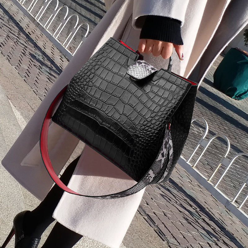 Power & Elegance – Croco Luxe Handtas