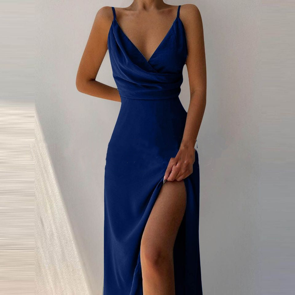 Own the night. Steal the spotlight. Zijdezachte jurk V-Neck